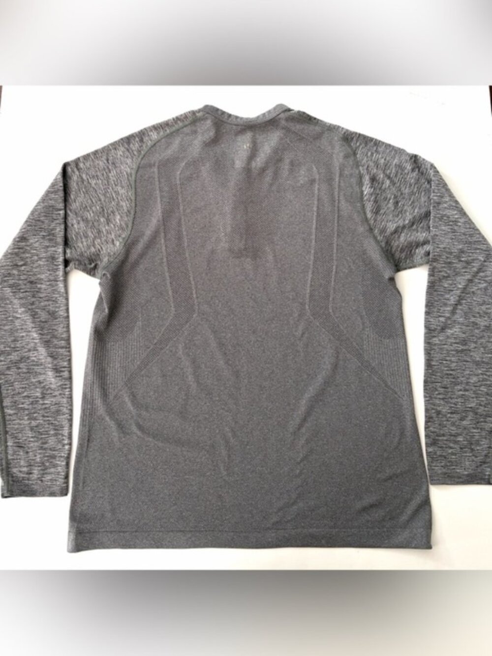 Lululemon athletica Men's Metal Vent Tech Long Sleeve Henley Heather Gray size M - Picture 4 of 12
